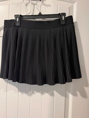 Lululemon Varsity High Rise pleated skirt